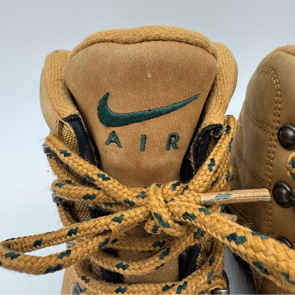 Nike Air Kids Tan Boots with Black Soles - Picture 5 of 8